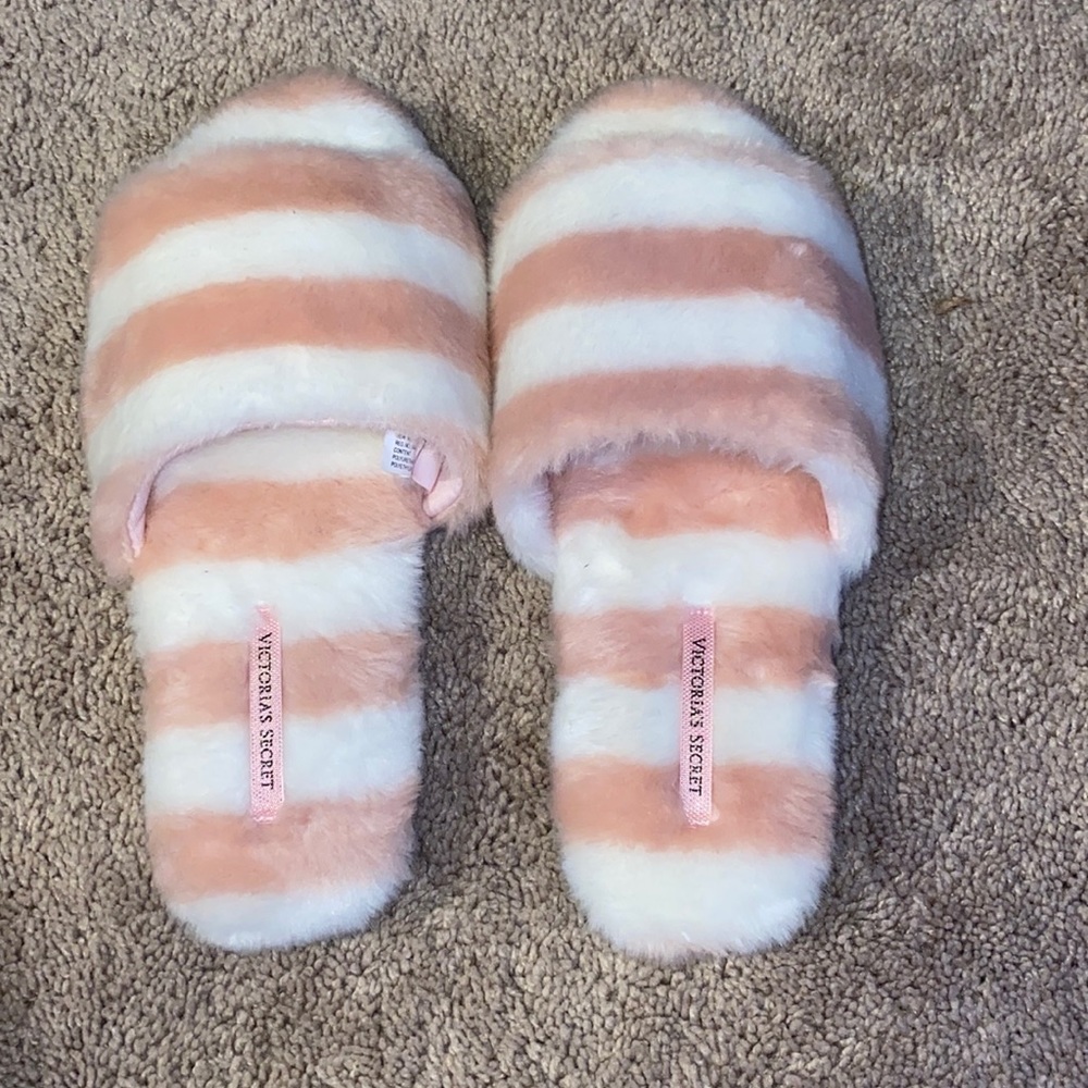 VS slippers
